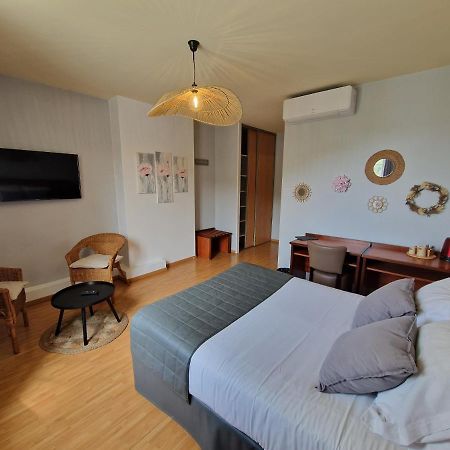 Hotel Restaurant La Traverse Cenac-et-Saint-Julien Экстерьер фото
